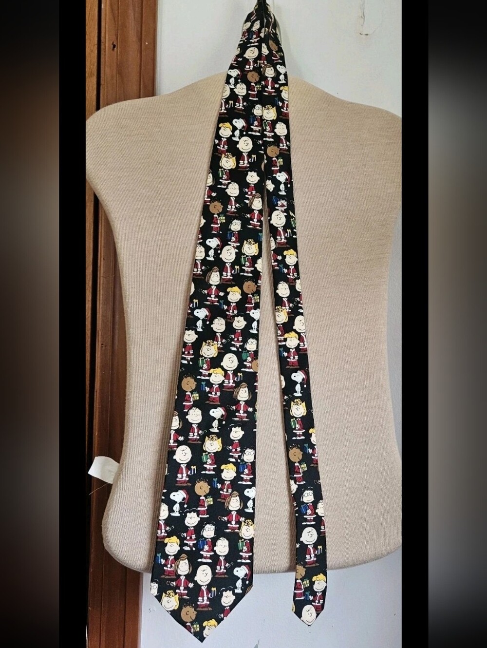 Vintage Peanuts Christmas Silk Tie Snoopy Charlie Brown Santa's Little Helpers